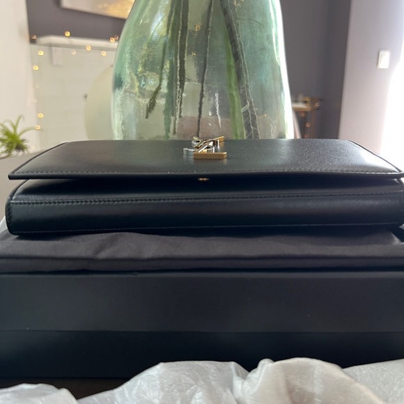 New Saint Laurent Cassandre Envelope Large Wallet On Chain - Picture 9 of 13